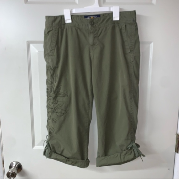 Lucky Brand Pants - Lucky Brand Army Green Floral Embroidery Capri Pants size 10/30